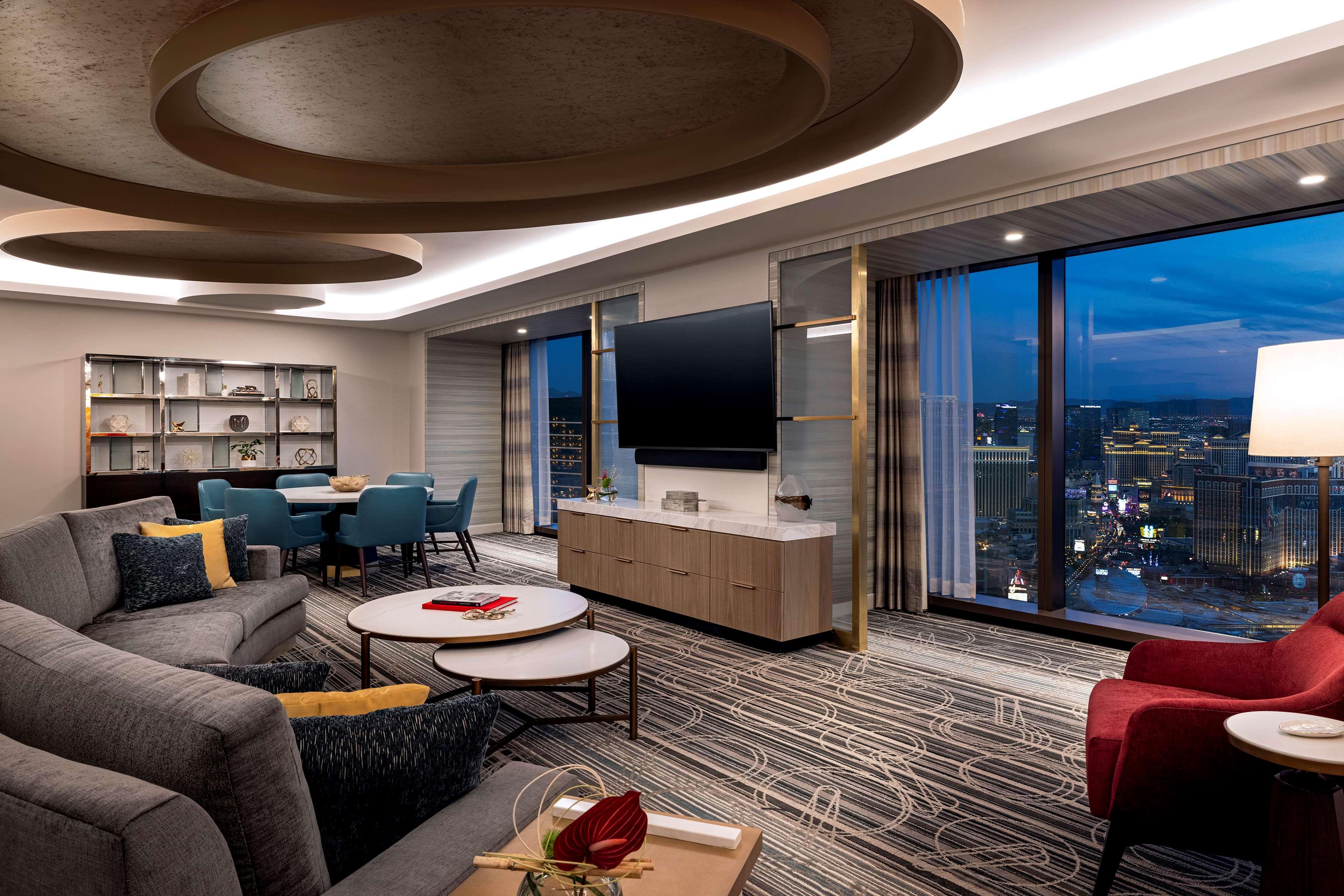 Conrad Las Vegas At Resorts World Eksteriør bilde A suite at the Wynn Las Vegas