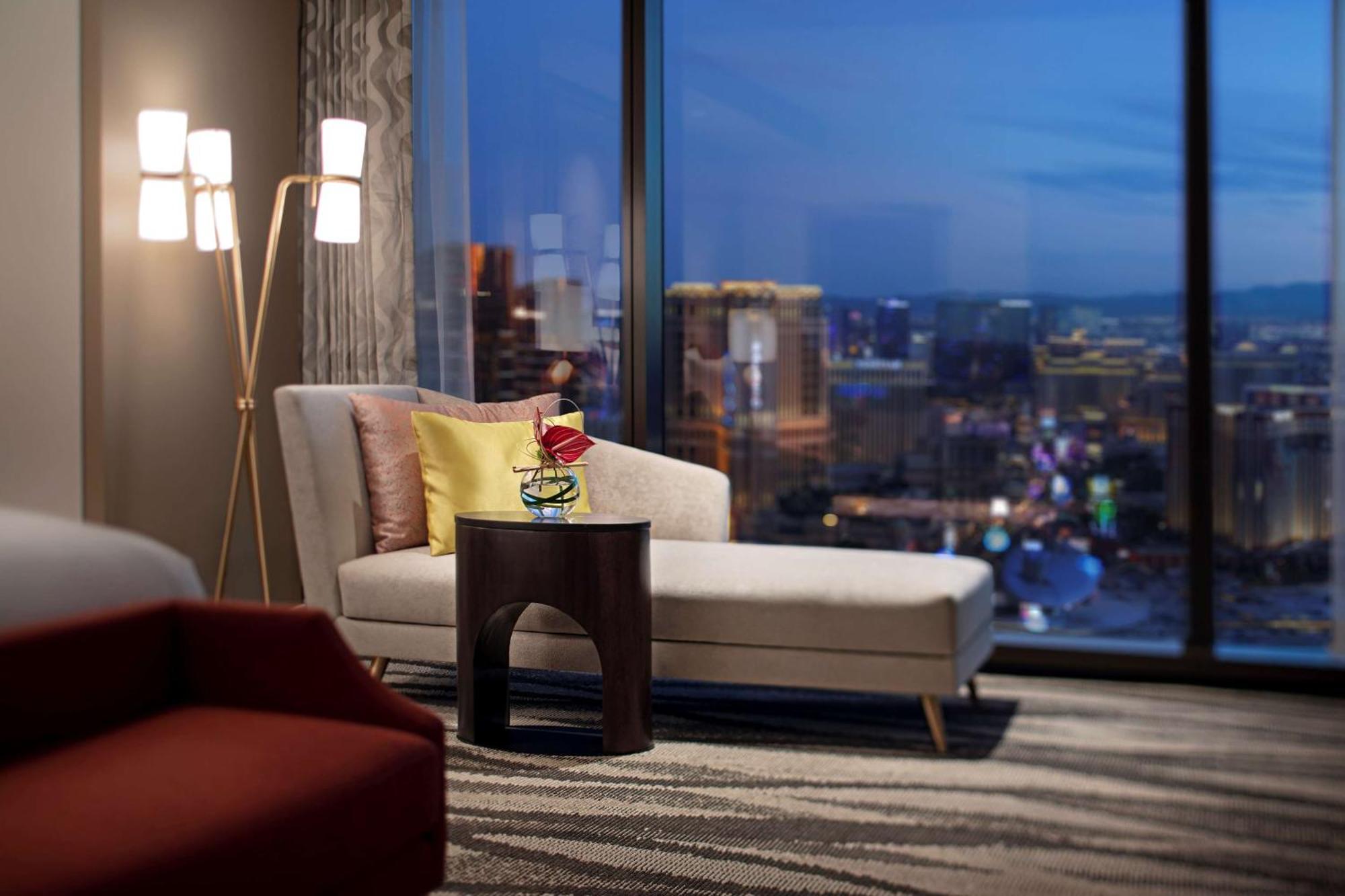 Conrad Las Vegas At Resorts World Eksteriør bilde A view from a suite at the MGM Grand