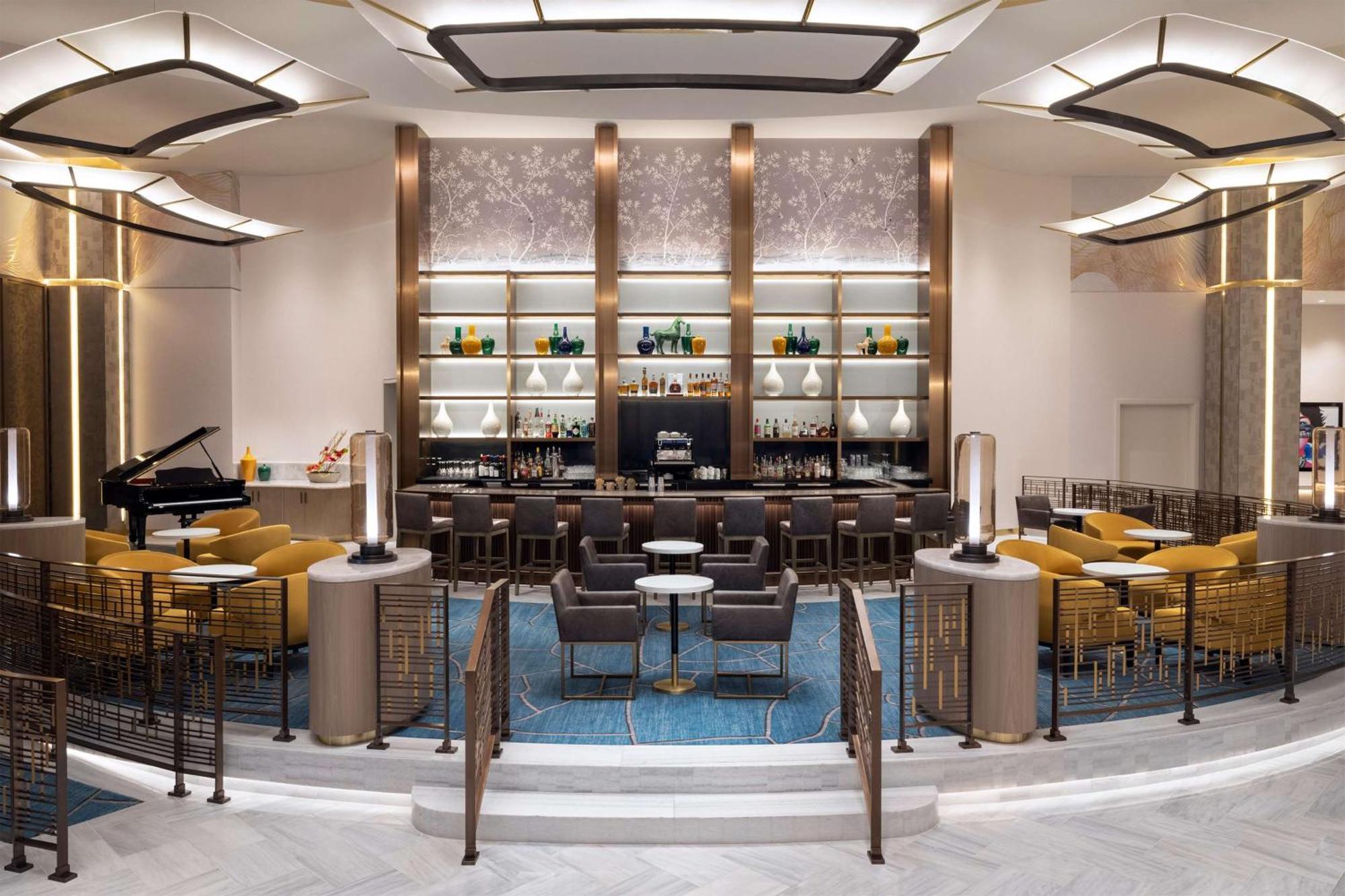 Conrad Las Vegas At Resorts World Eksteriør bilde The bar at the lounge