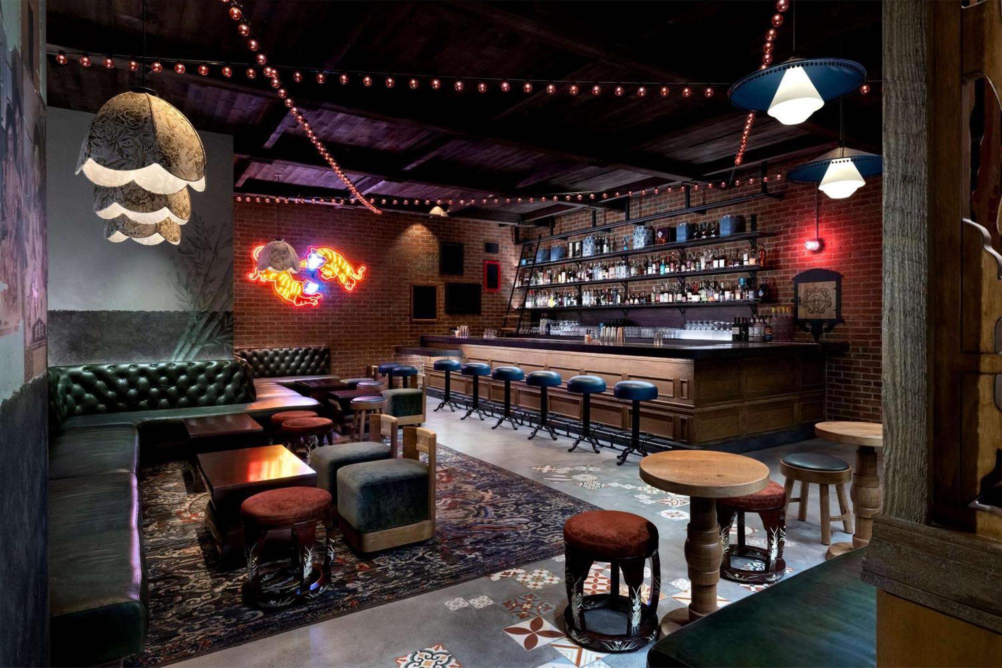 Conrad Las Vegas At Resorts World Eksteriør bilde The interior of the bar